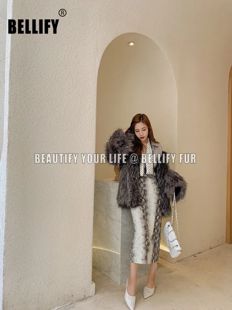 Женская куртка из натурального меха черно-бурой лисы с воротником-стойкой |