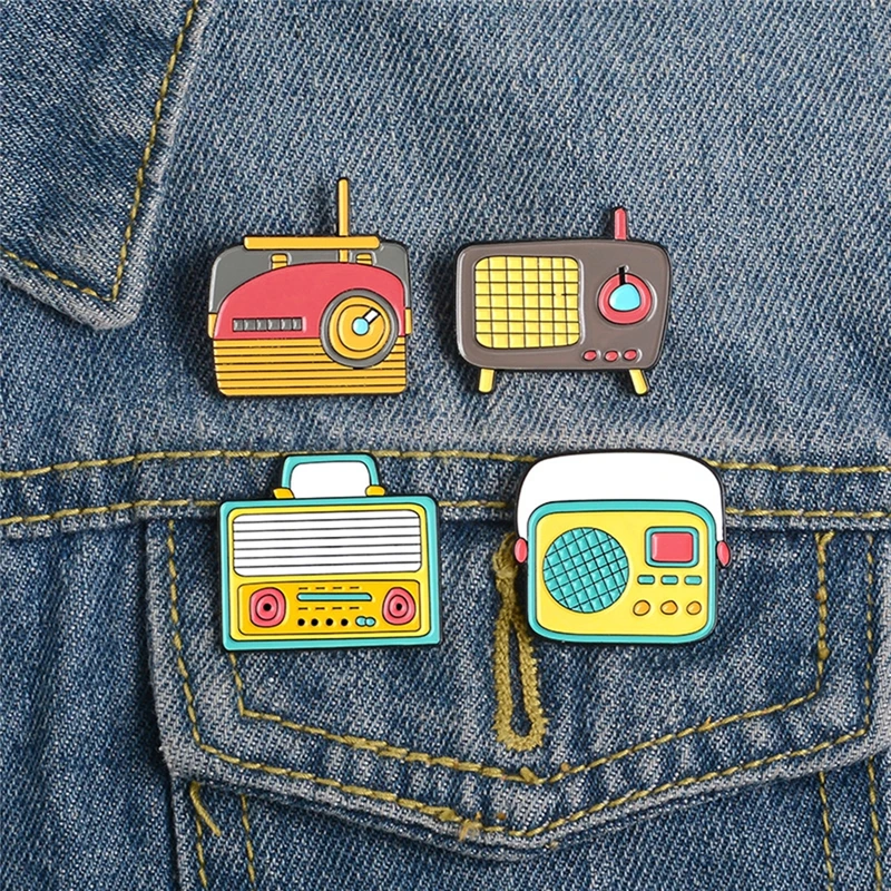 

Pinksee Originality Retro Cartoon Radio Enamel Brooch Pins Women Men Cute Old-school Music Player Badge Bag Clothes Accessories