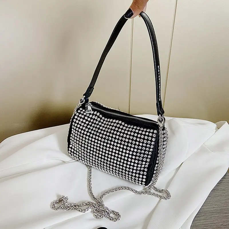 

Bolso de mano con diamantes de imitación para mujer, pequeña bandolera estilo Punk, color negro y plateado