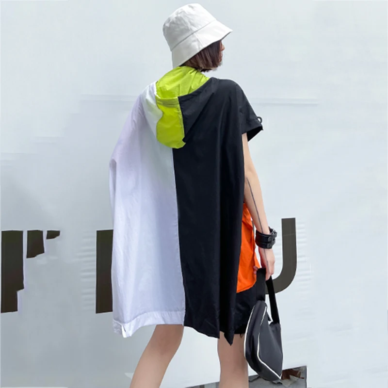 

[EAM] Loose Fit Pocket Contrast Color Zipper Jacket New Hooded Sleeveless Women Coat Fashion Tide Spring Summer 2021 1DD7580