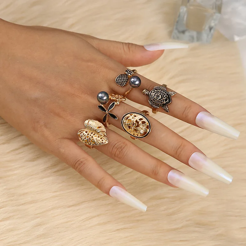 

2021 Vintage Black Pearl Leaf Flower Ring Set For Women Punk Gold Color Turtle Shape Finger Rings Bohemia Retro Jewelry Gift