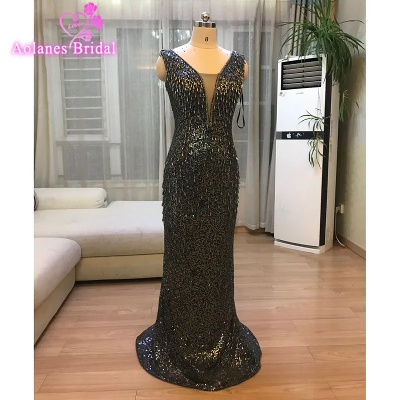 Женское вечернее платье-русалка темно-серое платье с кисточками и v-образным