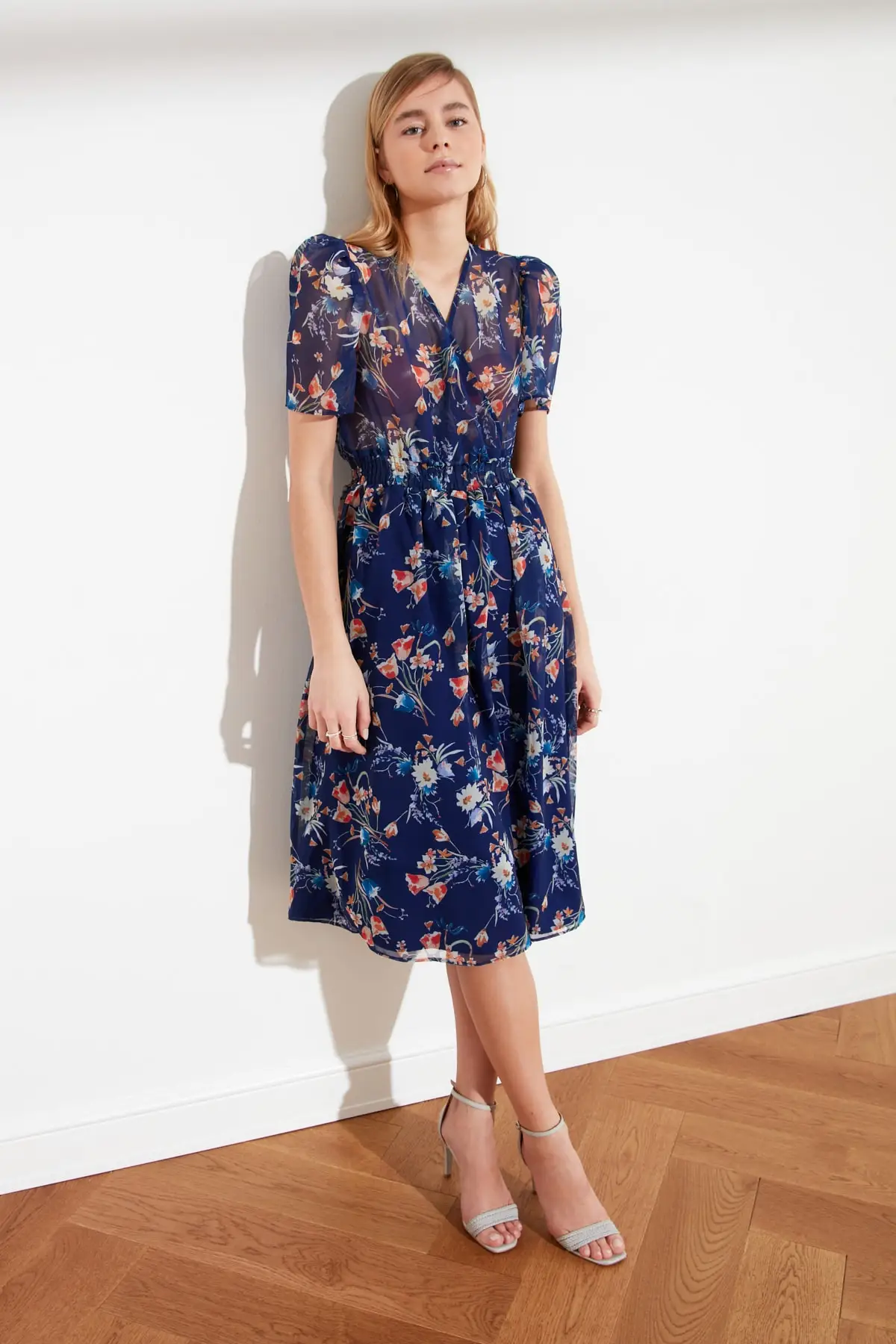 

Trendyol Double Breasted Collar Print Dress TWOSS21EL0588