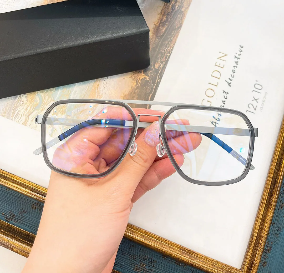 Очки LB9753 в титановой оправе квадратные с оригинальным логотипом по рецепту при