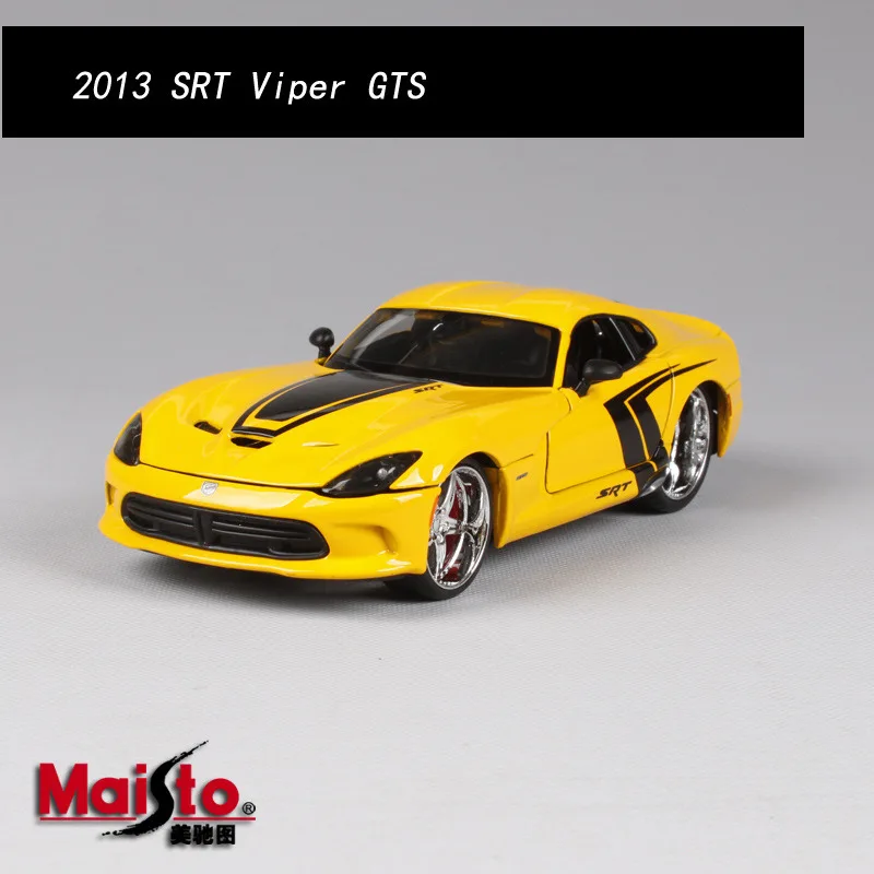 2013 Maisto 1:24 Mercedes-Benz AMG GTsimulation модель автомобиля из сплава украшение Коллекция игрушек инструменты подарок - Цвет: 2013