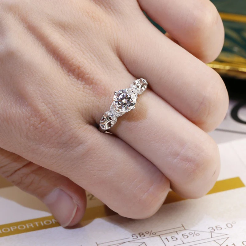 

Dubai bride wedding engagement anniversary Moissanite ring1 card 2 card D color high quality gift