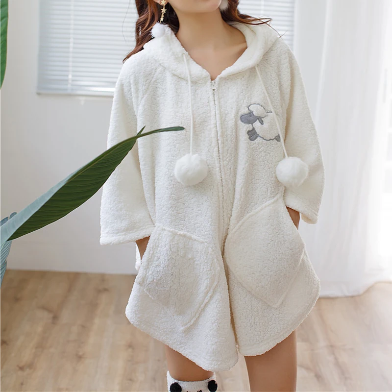 

Spring Flannel Plush Hooded Women's Cape Bathgown Thick Warm Shawls Home Clothes 2021 Autumn Home Clothes Female With Socks Gray