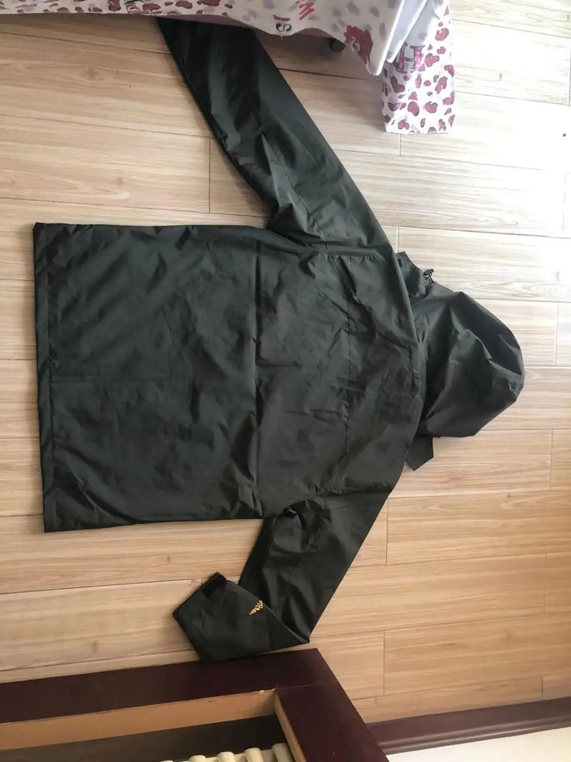 Мужская куртка для активного отдыха весна осень ветрозащитная