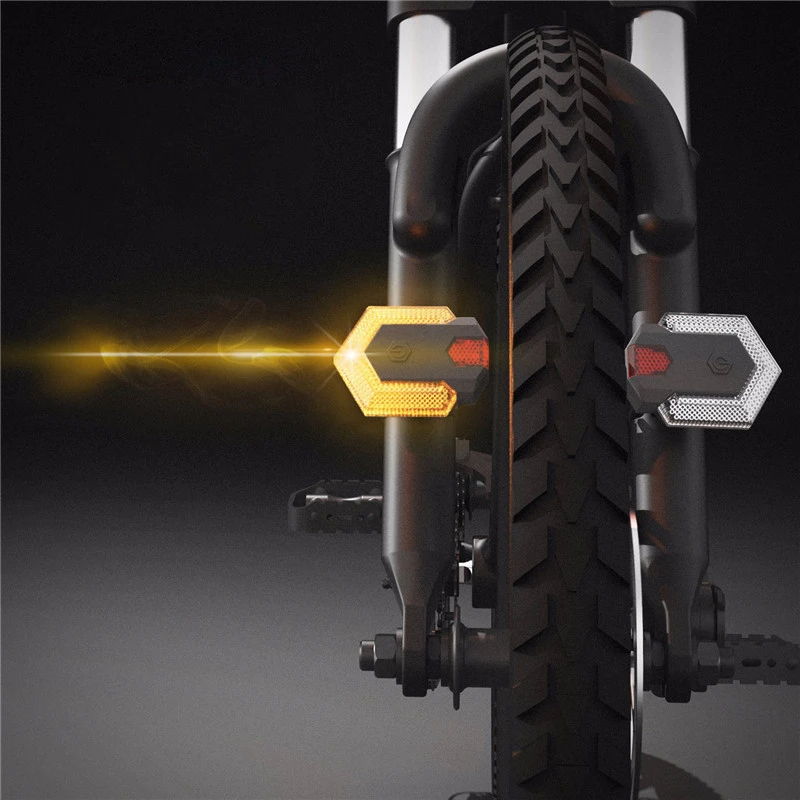 

Bicycle Panoramic Intelligent Wireless Riding Turn Signal Light Smart Remote Control Bike Rear Warning Light Cycling Accessories