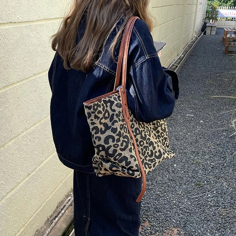 Leopard Pattern Canvas Shoulder Bag for Women Large Capacity Ladies Casual Tote Bags Vintage Design Female Daily Handbags Bolso