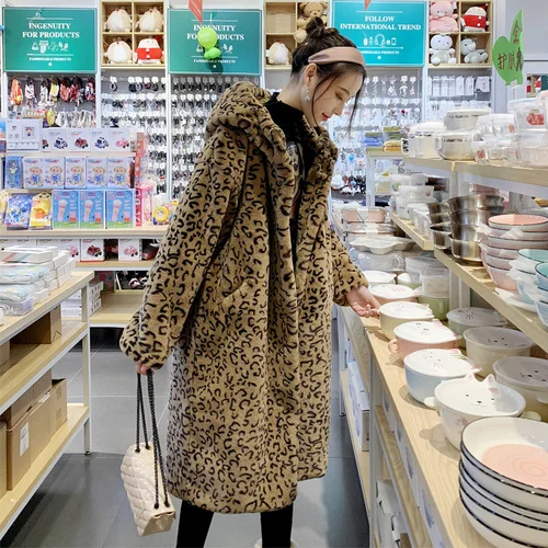 

2022 new fur coat women's winter loose long knee thickened leopard fur coat trendy hat fashionable coat