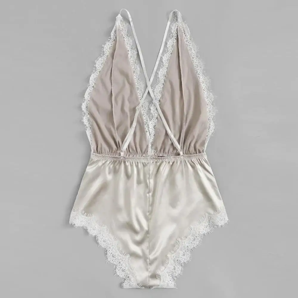 Новое нижнее белье с открытой спиной и контрастной кружевной отделкой ресницами