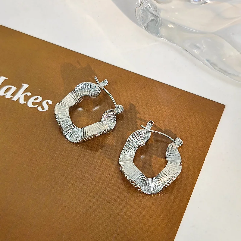 

VENTFILLE 925 Sterling Silver Wavy Geometric Hoop Earrings Female Hot Fashion French Circle Earrings Wholesale