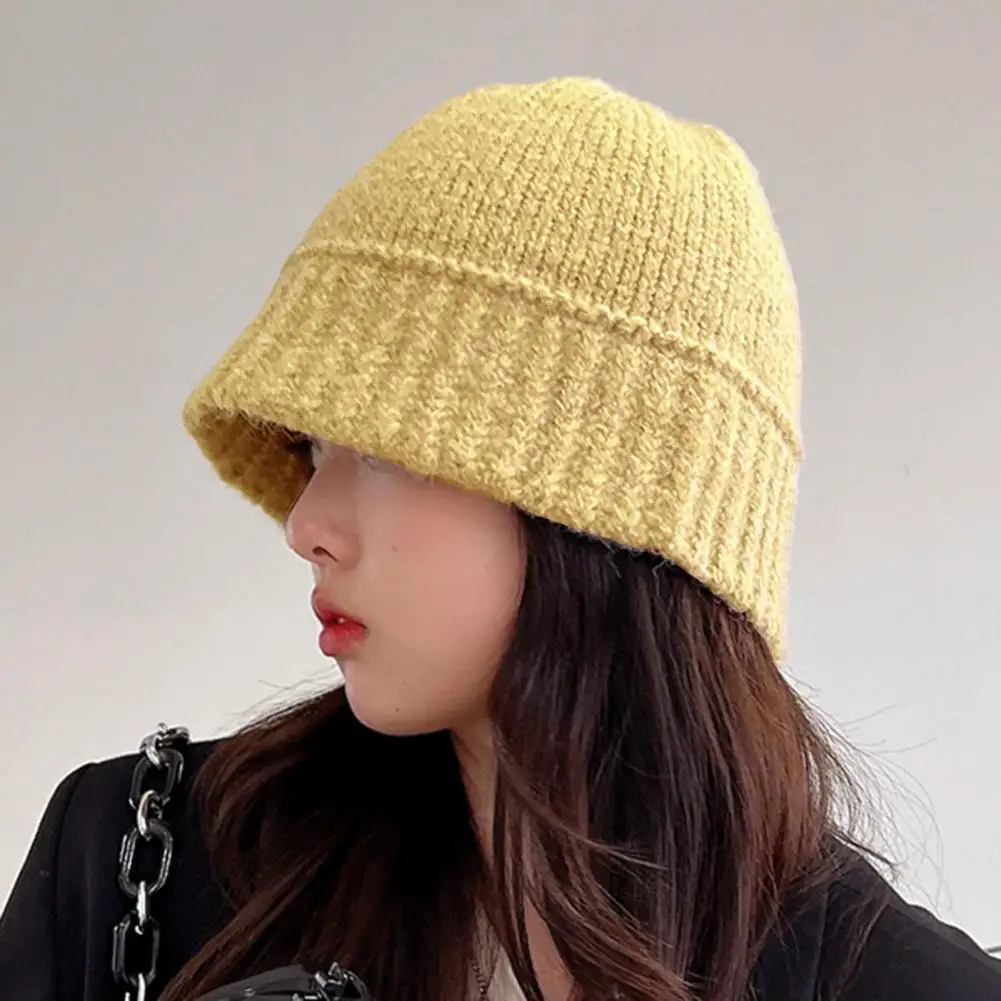 Осенне-зимняя женская шапка-ведро с широкими полями |
