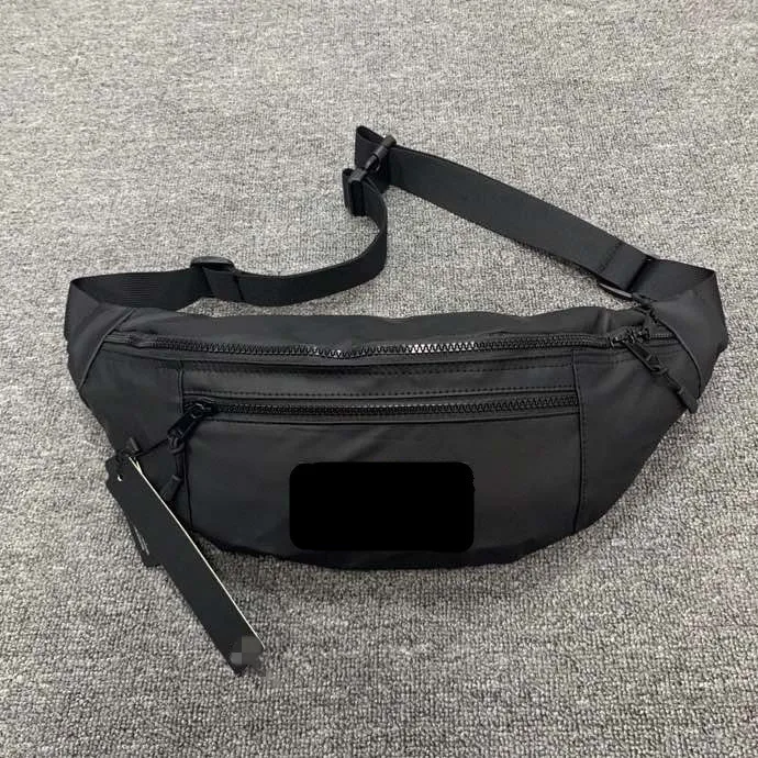 

Stone Island original standard has passed inspection simple mountaineering bag, Crossbody Bag, chest