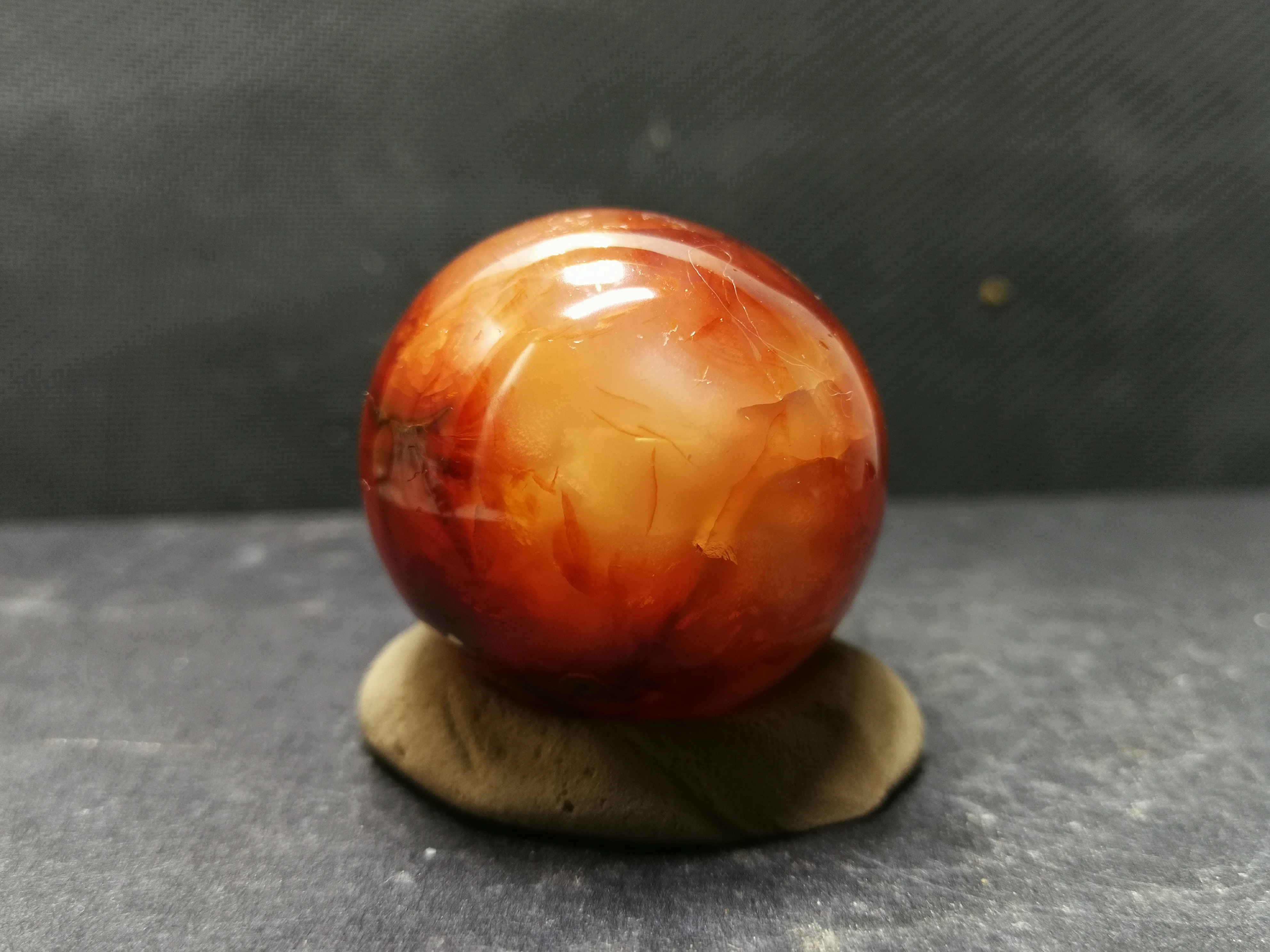 90.1gNatural color red agate egg polishing quartz crystal healing stone furniture accessories | Stones