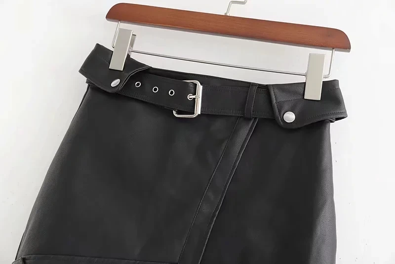 Женская Асимметричная мини юбка черная кожаная на молнии с поясом в стиле панк