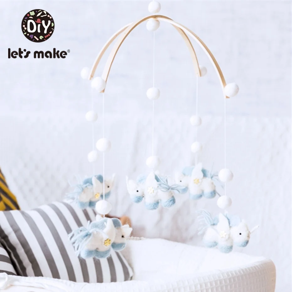 Погремушка помпон для детской кроватки шерстяной подвесной Колокольчик в виде