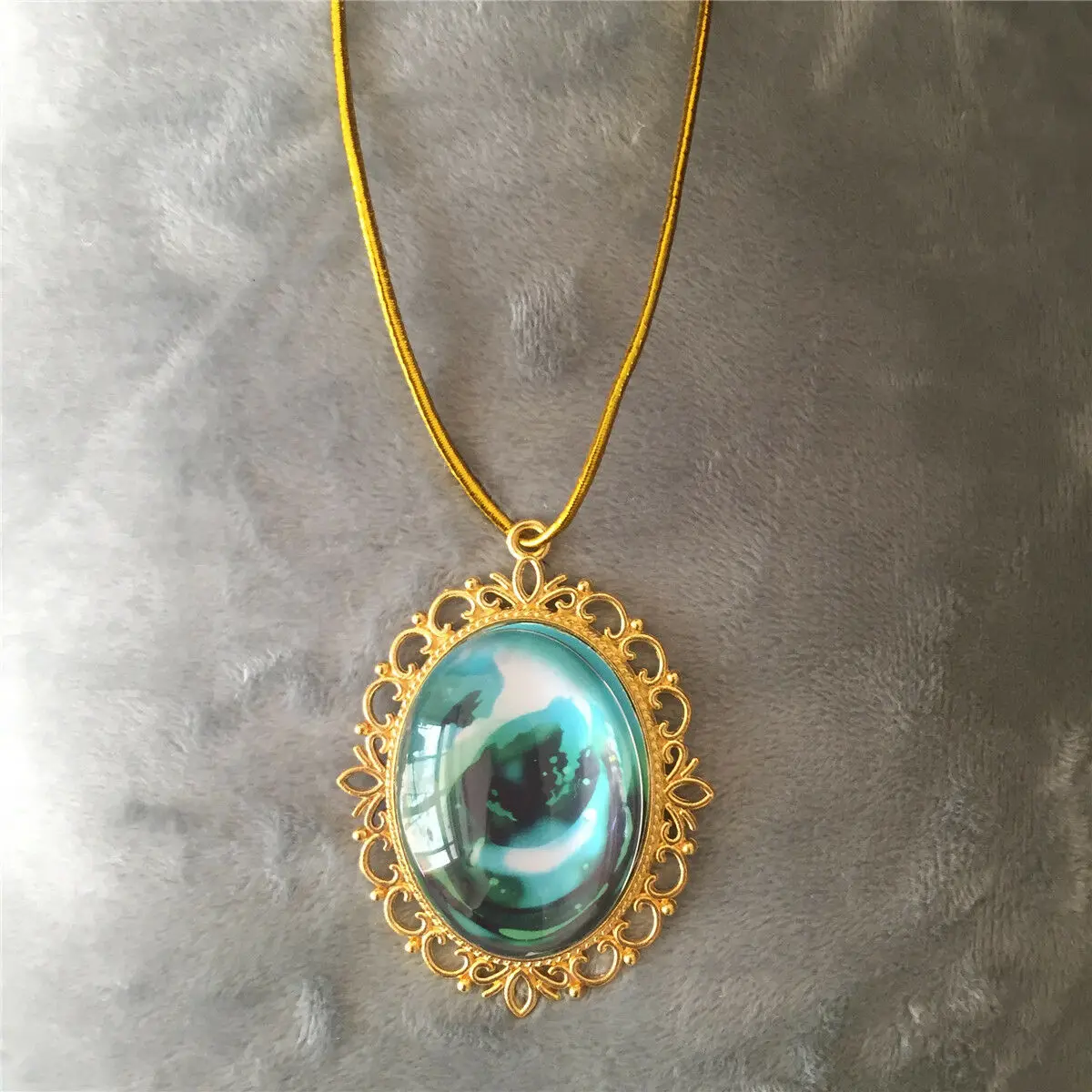 Ожерелье с подвеской в виде галстука бабочки из аниме фиолетового цвета цепочка