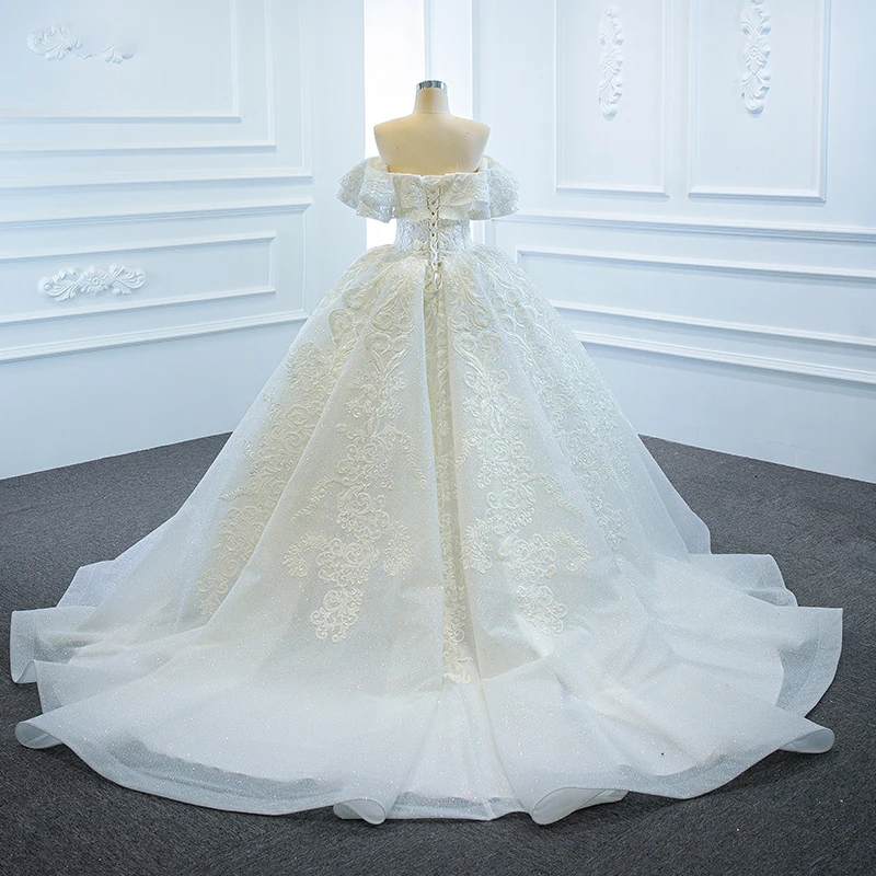 Рисунок 2 - Элегантные белые свадебные платья J67162