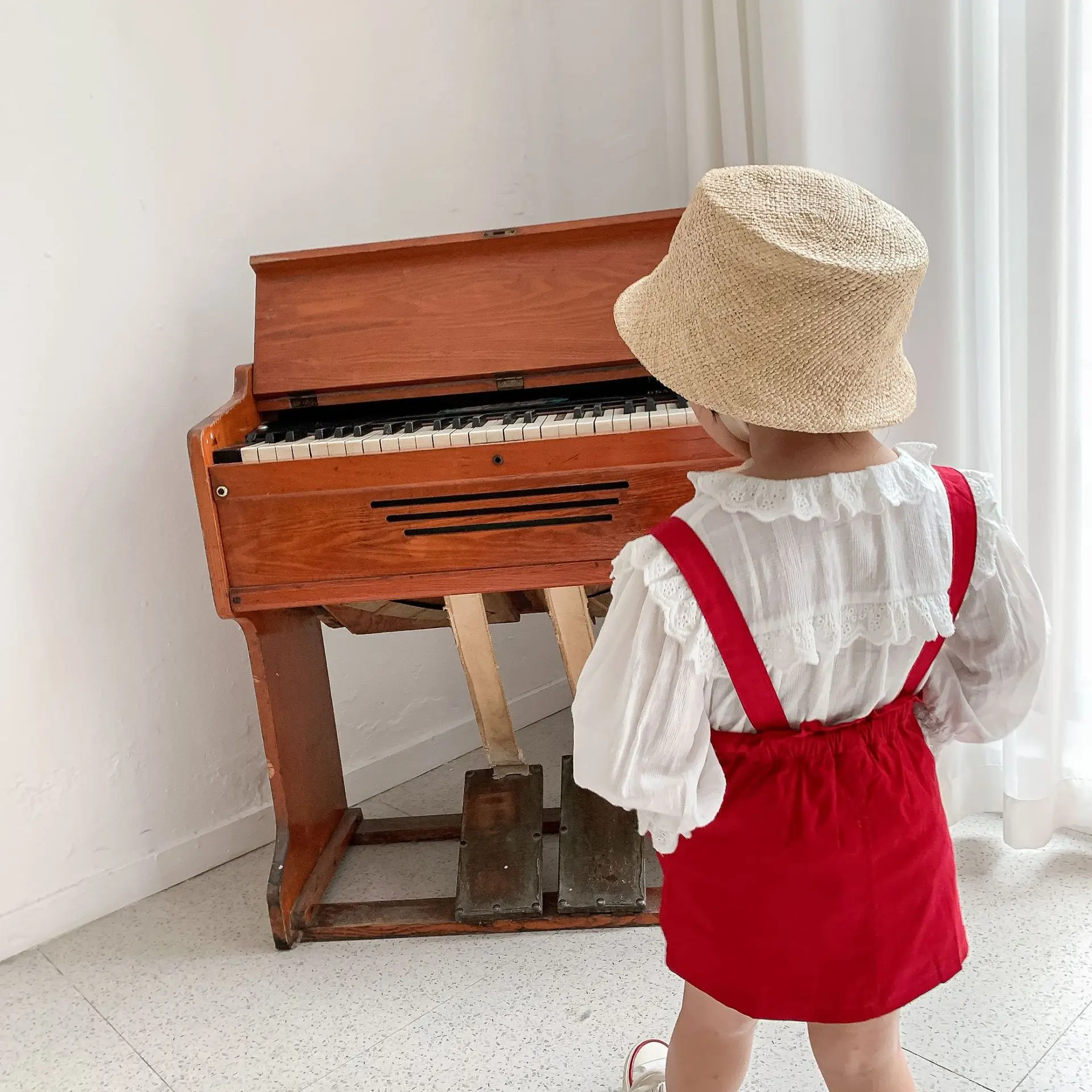 Повседневные белые кружевные рубашки с длинным рукавом для маленьких девочек