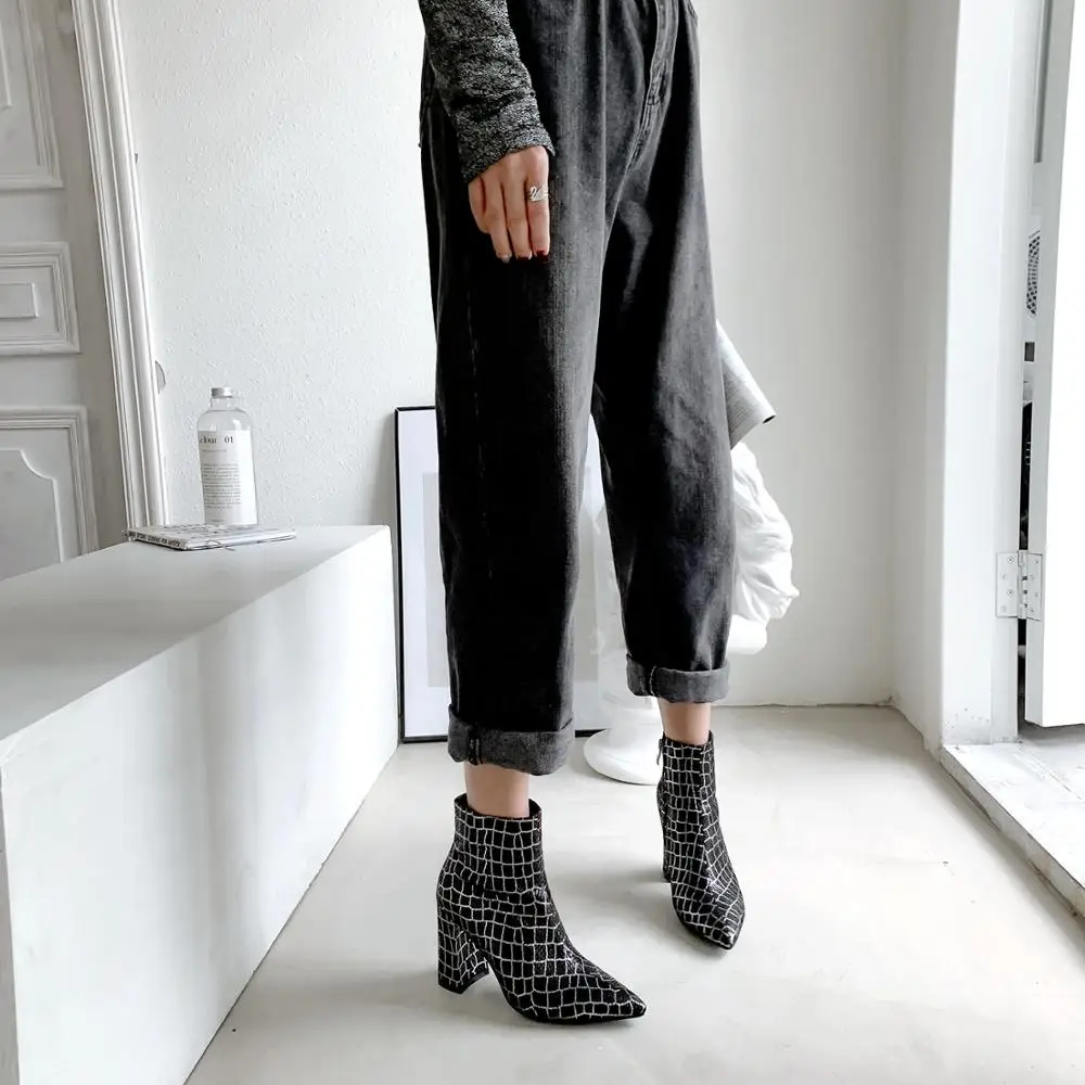Женские ботинки модная женская обувь со змеиным принтом ботильоны из