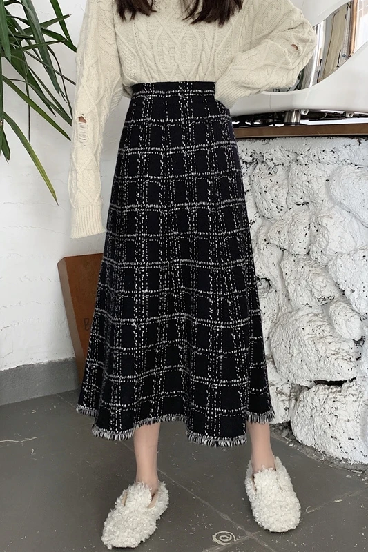 

Autumn And Winter 2020 New Xiaoxiang Celebrity Style High Waist And Thin Medium Length Plaid Tassel Skirt