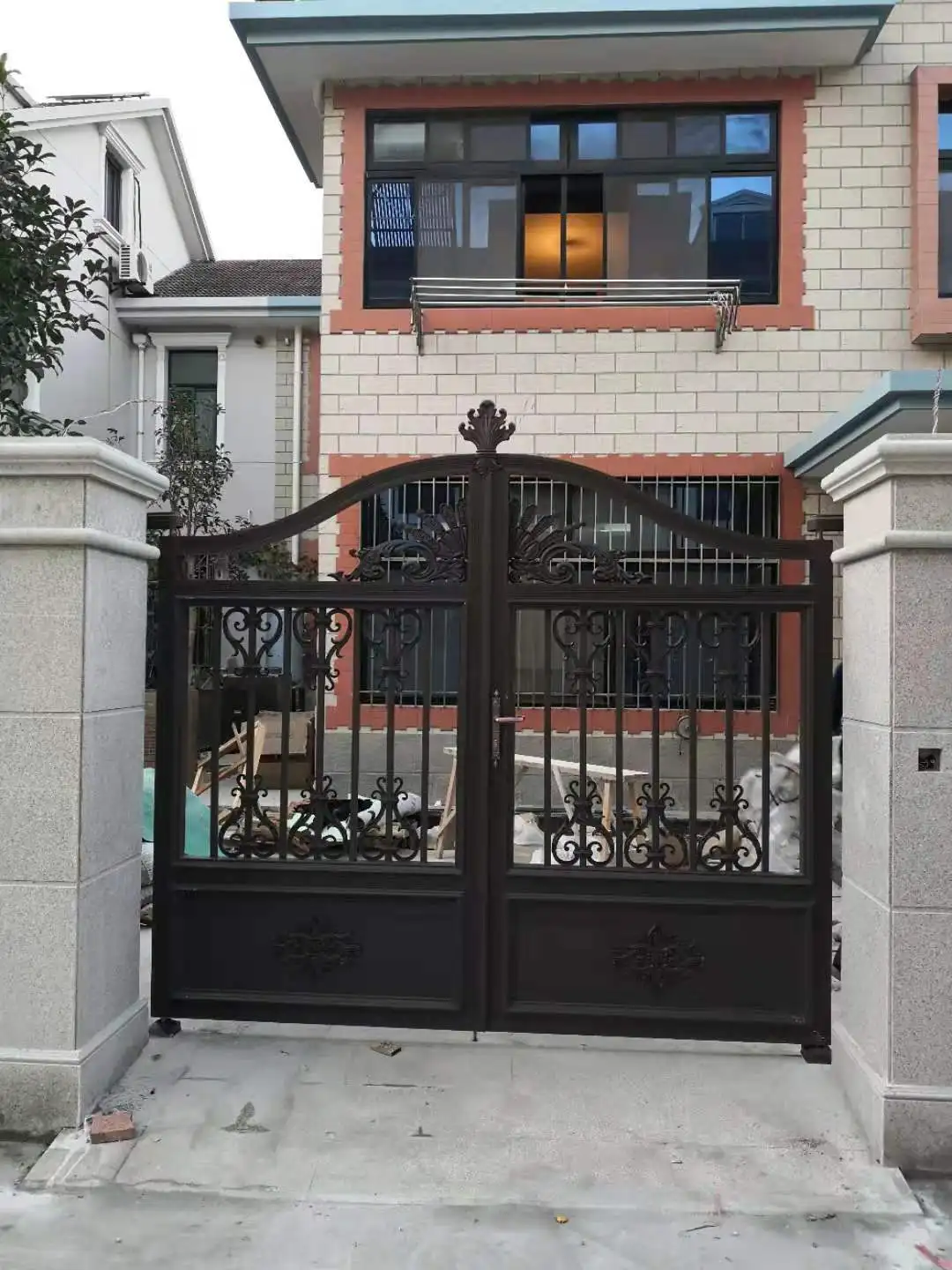 

2021 Hotsale Aluminium Driveway Swing & Sliding Gates Price By Sq.m Shipping Extra Hc-Ag40