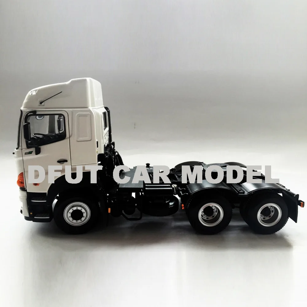 1:24 Игрушечная машина из сплава модель 700 грузовик детских игрушечных автомобилей авторизованный подарок для детей