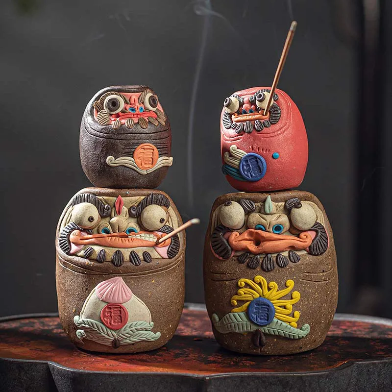 

Красная керамическая курильница Dharma в японском стиле, оригинальный держатель Будды на удачу, мини курильница из сандалового дерева, украше...