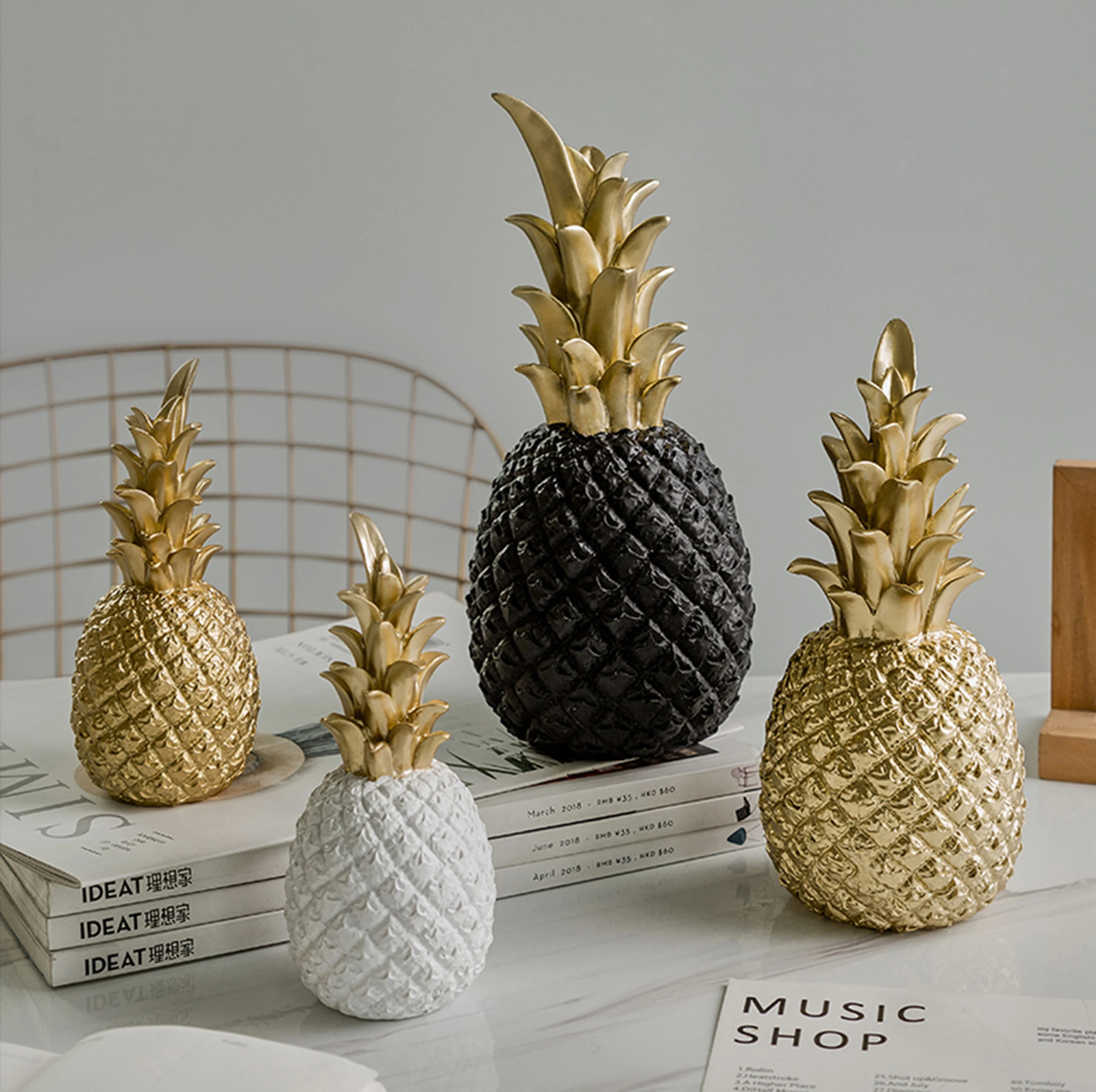 

Creative Pineapple Ananas Decoration Nordic Fruit Shape Golden Pineapple Decoration Resin Black White Home Bedroom Desktop Decor