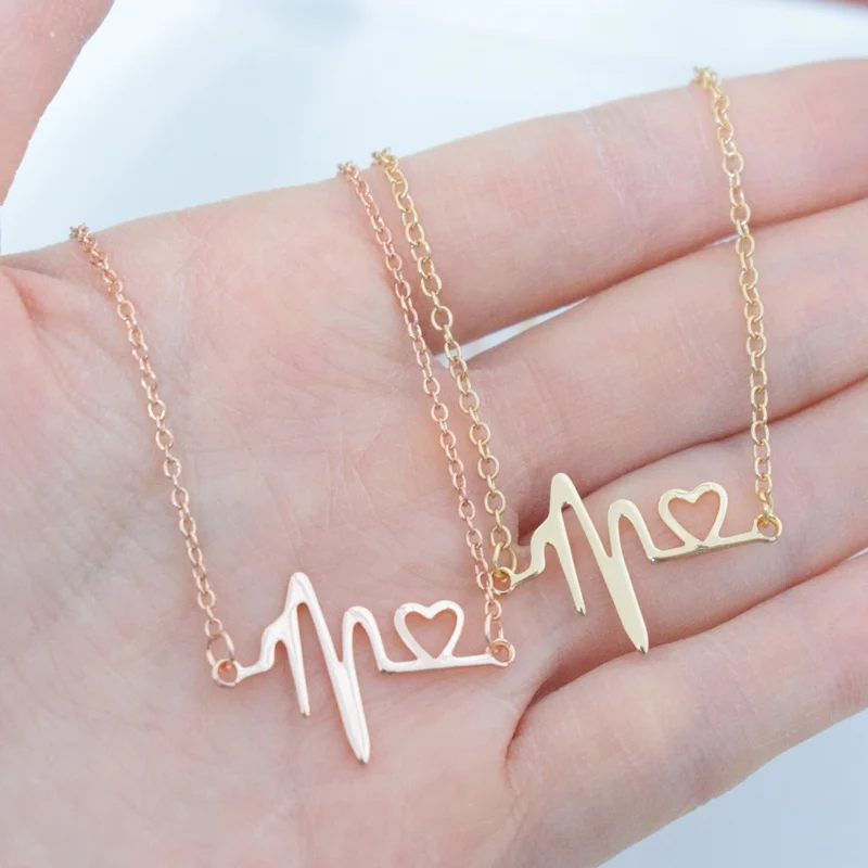 Изысканное ожерелье с подвеской в виде сердца из розового золота