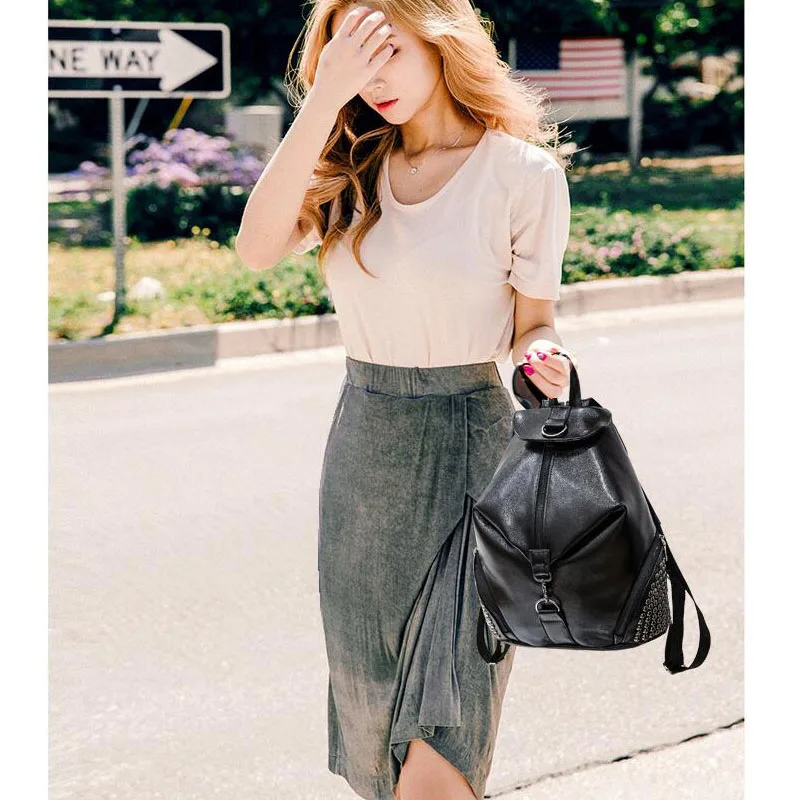

Wild Casual Mummy Bag Rivet Imitation Leather Backpack Female Fashion New Female Bag Student Bag Leisure Travel Backpack Oxford