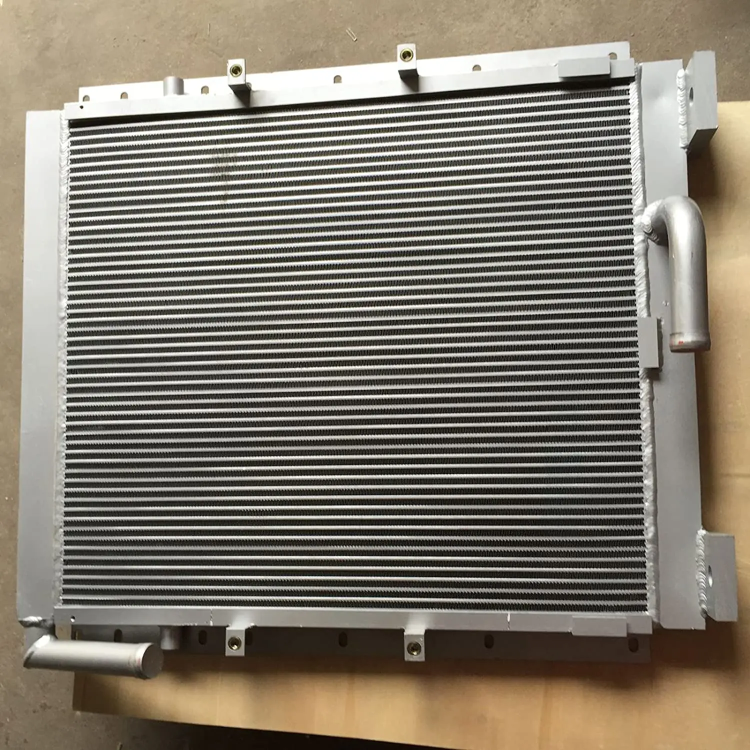 

Holdwell Hydraulic Oil Cooler YN05P00007S002 for Kobelco SK200-6 Excavator