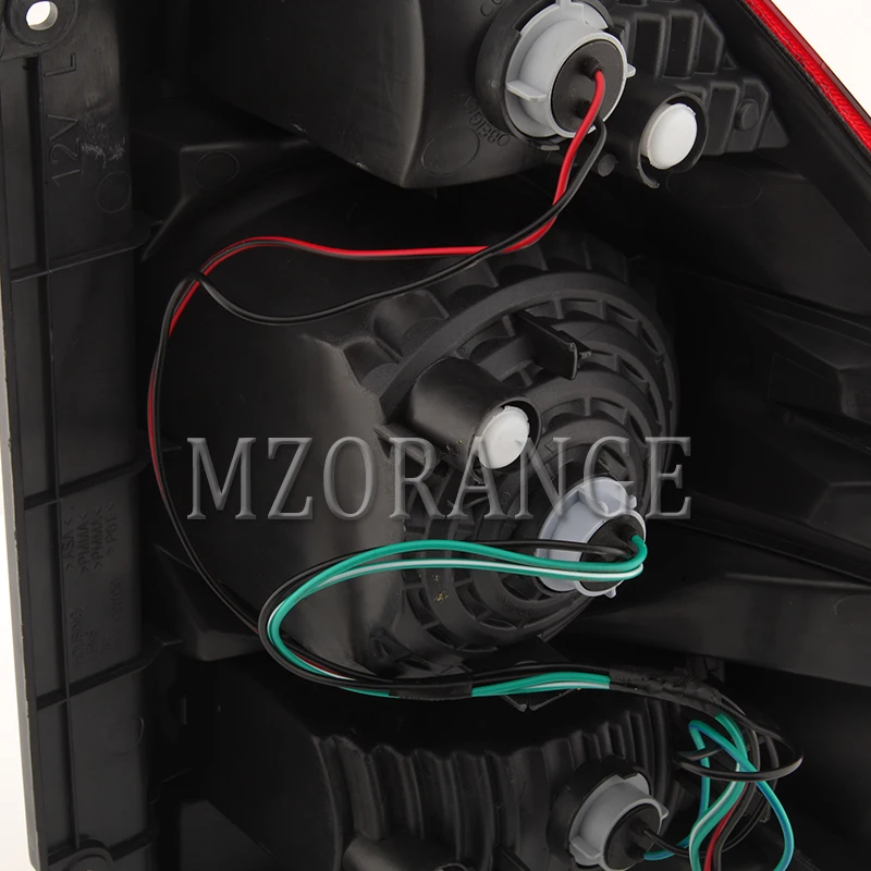 MZORANGE для Mitsubishi Pajero 2003 2004 2005 2006 хвост светильник задний фонарь Набор левый+ подходящую пару Montero
