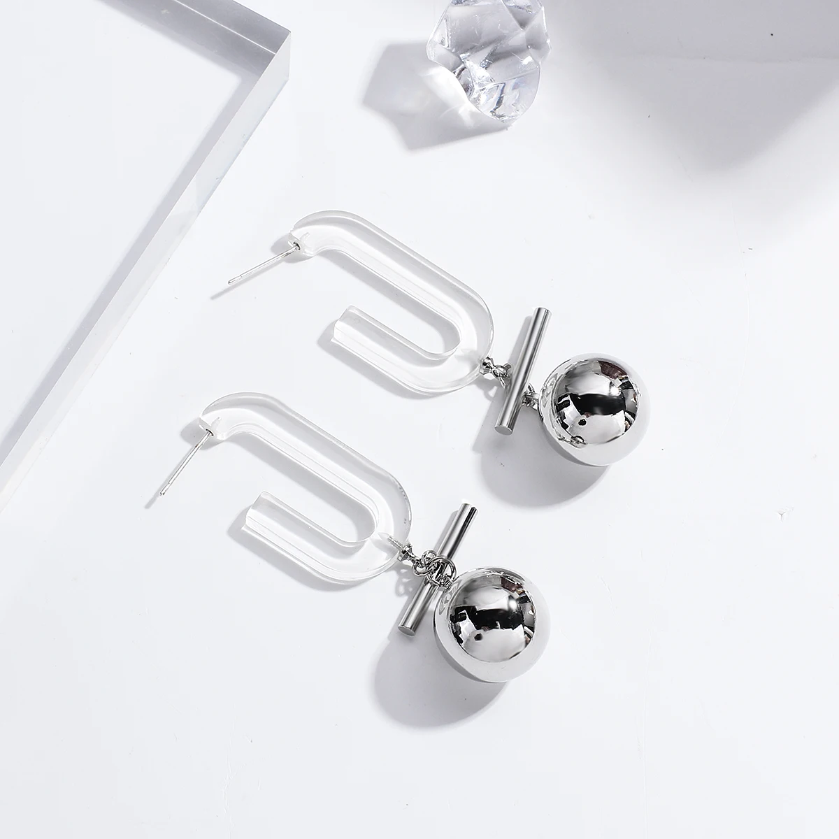 

AENSOA 2021 Transparent Resin Acrylic Geometric Drop Earrings for Woman Trendy Big Metal Ball Girls Party Earring Party Jewelry