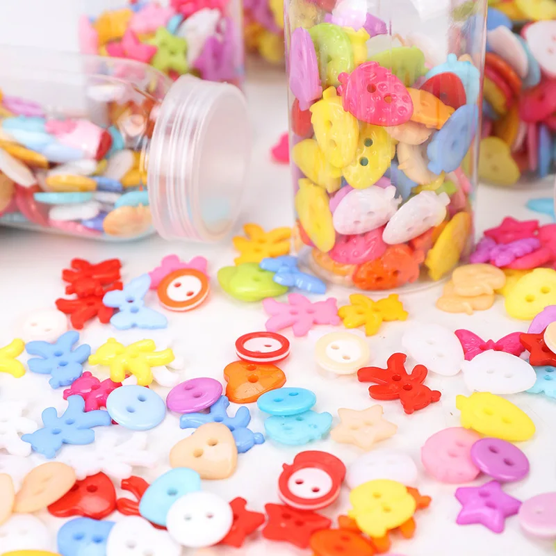 

100pcs Small Multicolor Cartoon Bear Flower Button Round Plastic Holed Buttons Kindergarten Children's Paste Painting DIY Craft