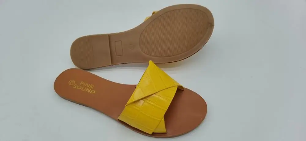 

Women Crocodile Pattern slippery slippers flat sandals Women Summer Beach Outdoor Sexy Flip Flops Platform Sandals Retro shoes