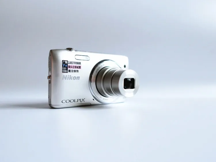 Цифровая камера Nikon COOLPIX S3500 20 1 МП 7x зум 720p HD встроенный микрофон CCD датчик