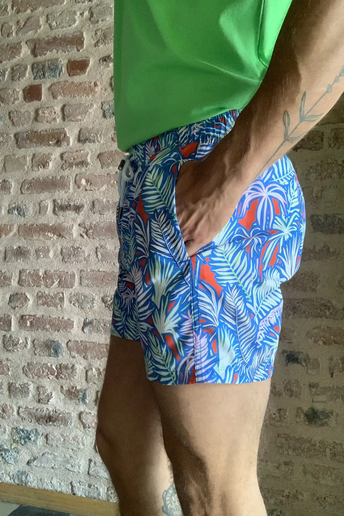 

Trendyol Male Flower Print Sea Shorts TMNSS20DS0011