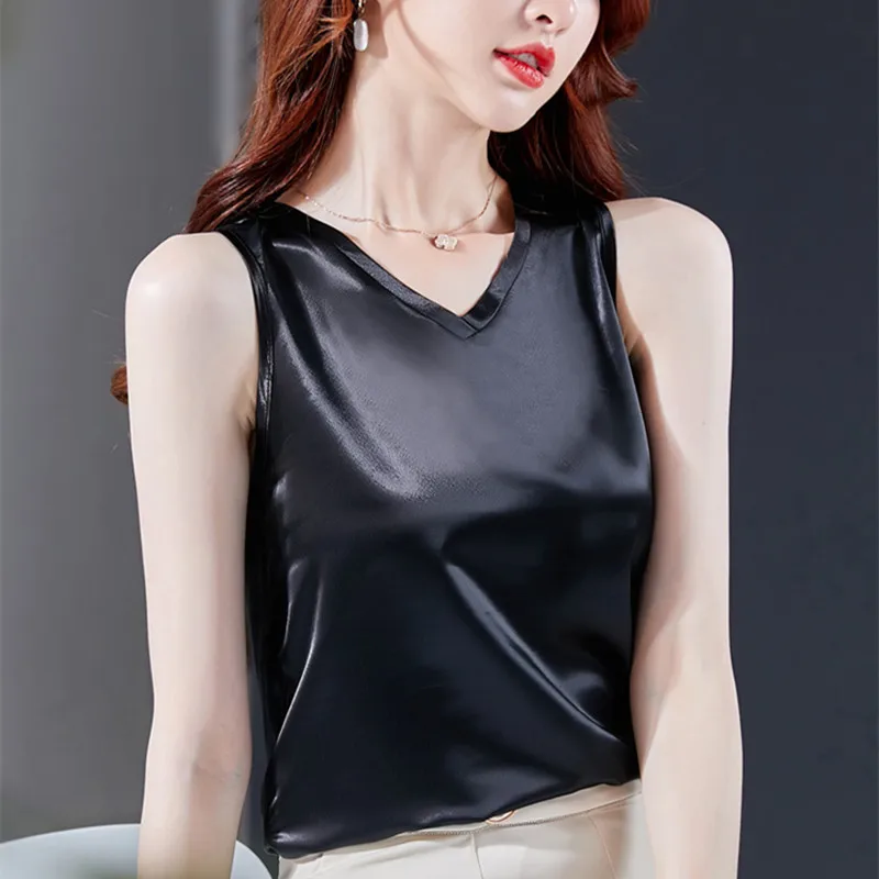 

Korean Fashion Silk Women Tops Woman Satin Tanks Top Women Sleeveless V-neck Camis Tops Plus Size Sexy Halter Top Ladies Top Tee