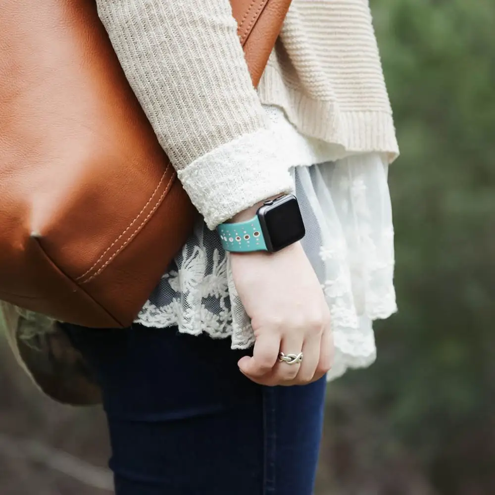 Ремешок для Apple Watch band 44 мм 40 42 38 iwatch series 5 4 3 2 1 спортивный силиконовый браслет
