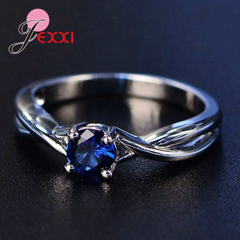 Женское кольцо из серебра 925 пробы с фианитом | Украшения и аксессуары