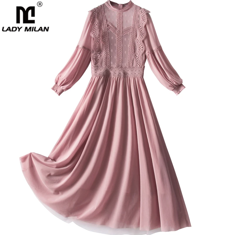 

Женское платье с воротником-стойкой и длинными рукавами