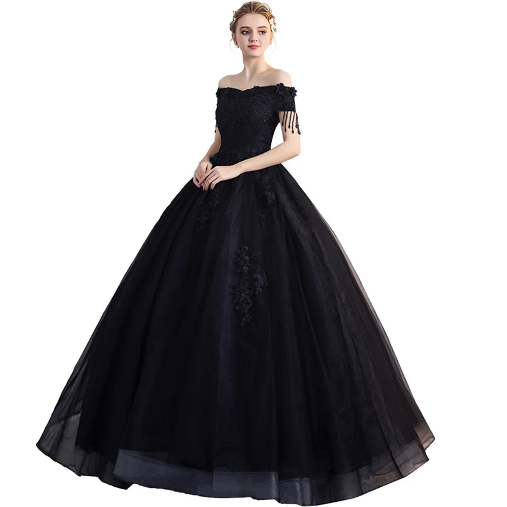 Бальное платье пышное черное для выпускного вечера с открытыми плечами