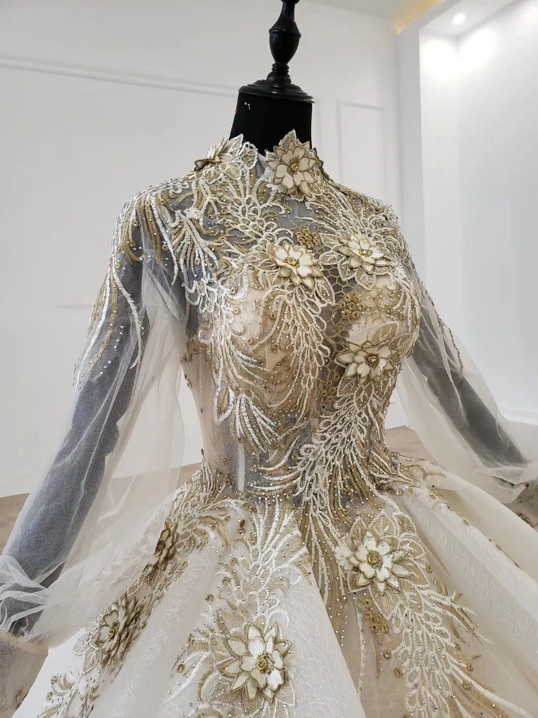 

Backless Long Sleeves High Neck Lace Wedding Dress 2020 Plus Size Custom-made Ball Gown China Wedding Gowns Vestido De Noiva
