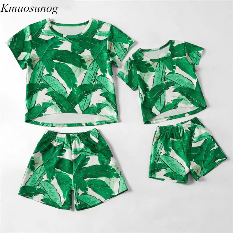 

Family matching Pajamas Summer 2019 Banana Leaf Printed Clothing Sets Mother and Daughter Clothes Daily Indoor Pajamas C0537