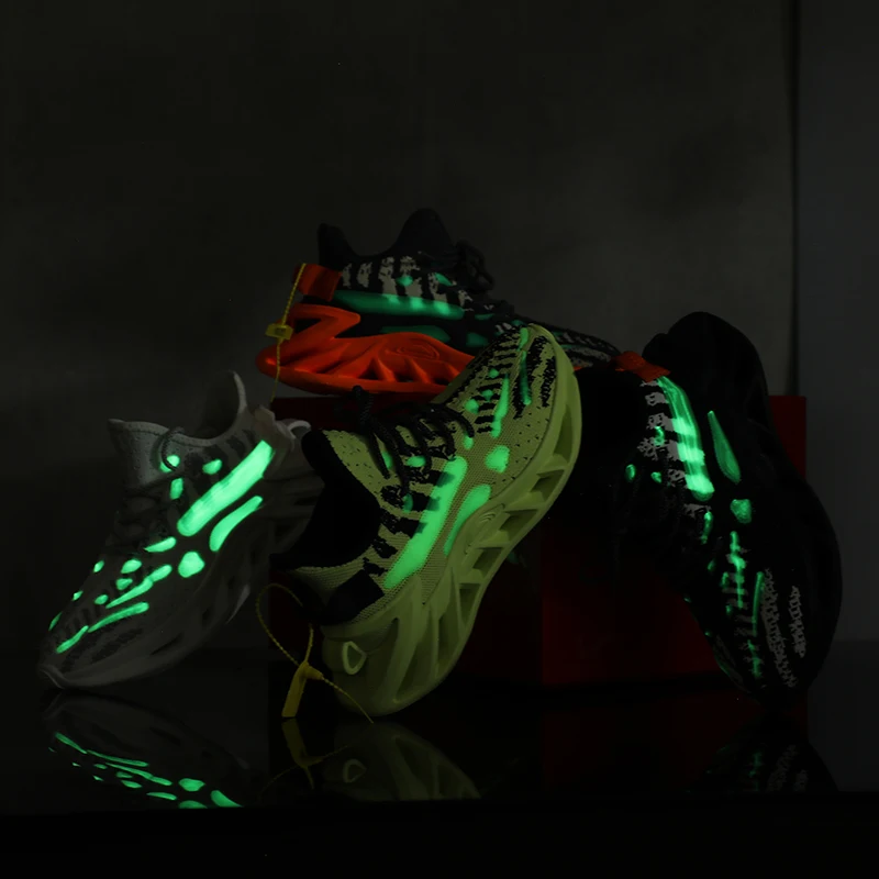 

2021 Athletic Men Sneakers Luminous Hollow Out Soles Male Luxury Shoes Outdoor Sports Trainer Fashion Loafers Running Shoes