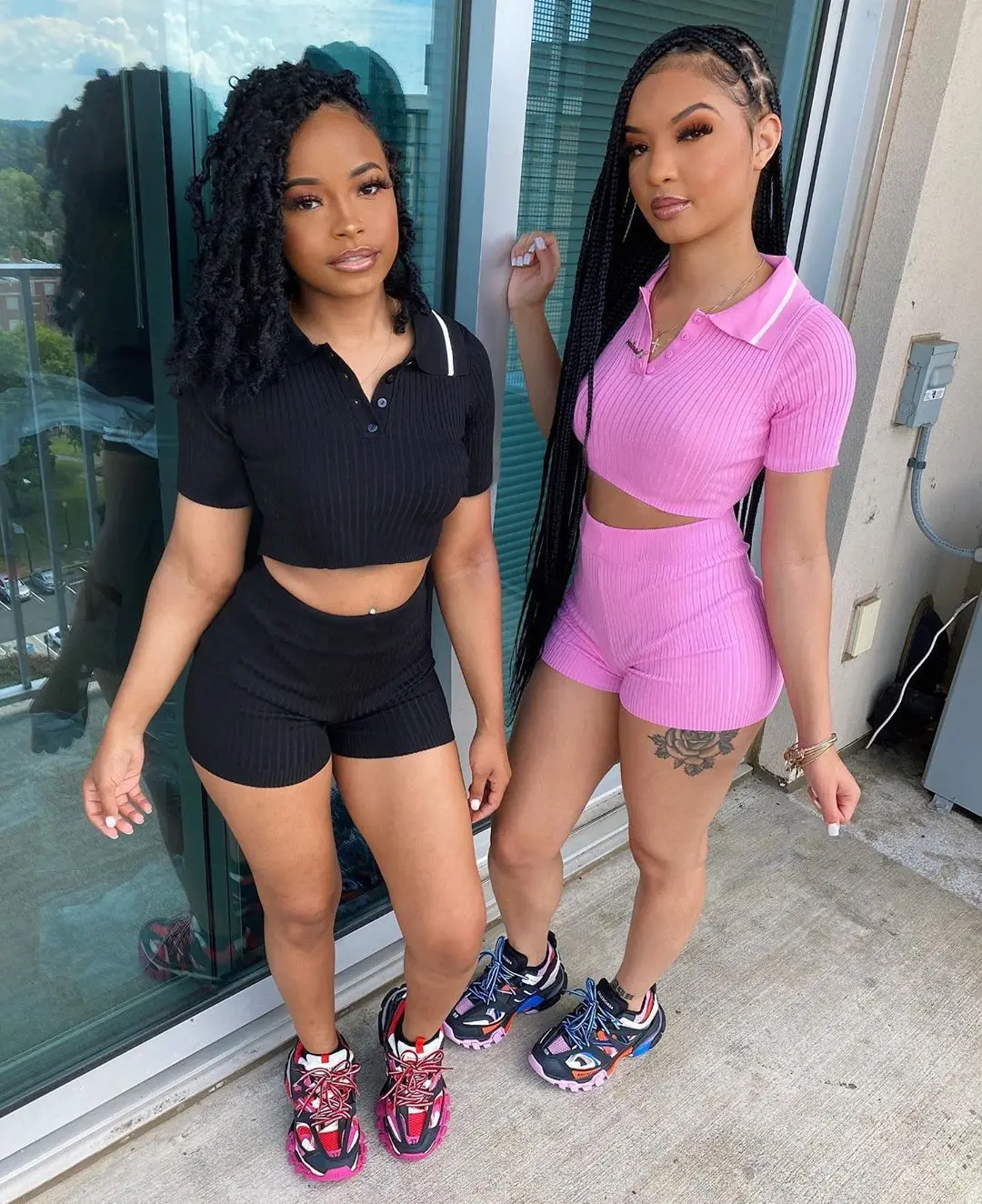 

2021 повседневные женские два в рубчик с отложным воротником, с короткими рукавами, укороченный топ + штаны спортивный костюм для мальчиков, о...