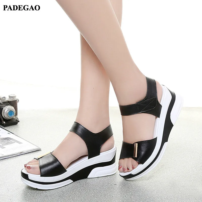 Женские босоножки на плоской подошве PADEGAO летние Водонепроницаемые танкетке для